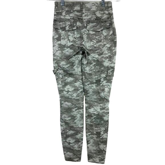Spanx NWOT Stretch Twill Ankle Cargo Pants Camo Size M Pull-On Slimming Shaping - Picture 4 of 11